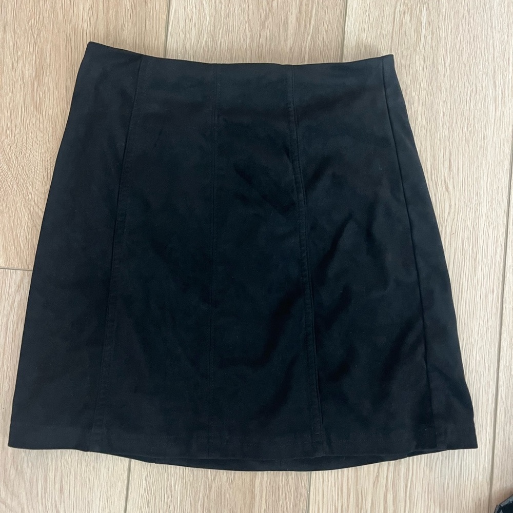 Alya Classic Black Mini Skirt